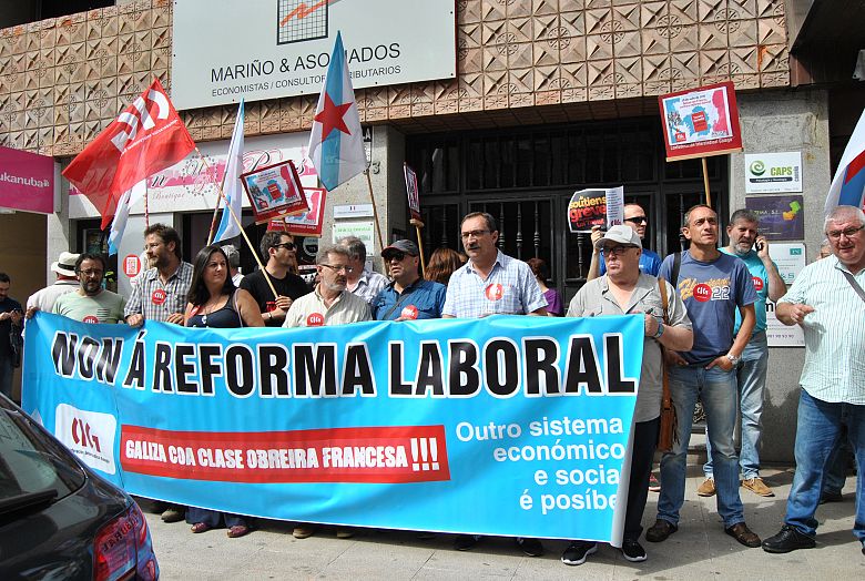 16-06-28 ConcentracionconsuladoFranciaACorunha04.JPG